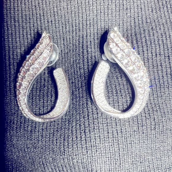 SWAROVSKI CRYSTAL EARRINGS - Picture 1 of 5